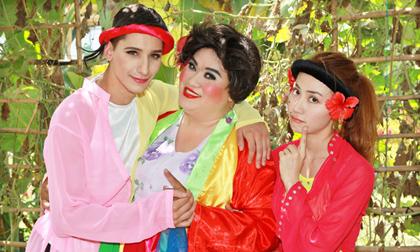 "Lộ" ảnh "Tấm Cám" yểu điệu của Ngân Khánh bên trai Tây