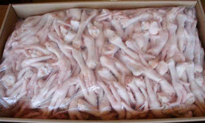 Chết khiếp đống chân gà thối đóng container xuất khẩu