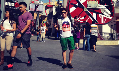 Chuyên gia trang điểm Phúc Nghĩa khám phá phim trường Hollywood