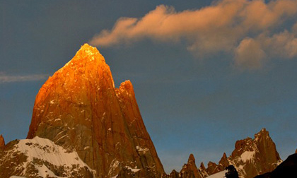 Ấn tượng ngọn núi "hút thuốc" ở Argentina