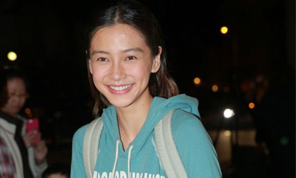 Angela Baby lộ mặt mộc già nua, đầy mụn