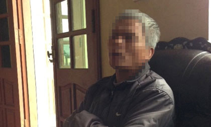 Bố bắt tại trận 2 trai làng đang hãm hiếp con gái