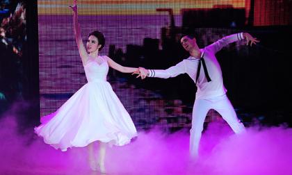 Angela Phương Trinh khiêu vũ chuyên nghiệp cùng trai Tây