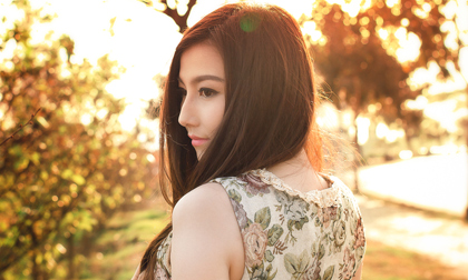 Bella Nguyễn hút mắt bởi vẻ đẹp thánh thiện