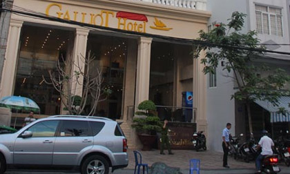 Rơi từ tầng 6 khách sạn, du khách nước ngoài tử vong