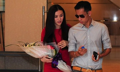 Bạn trai lái siêu xe đưa đón Thu Thủy