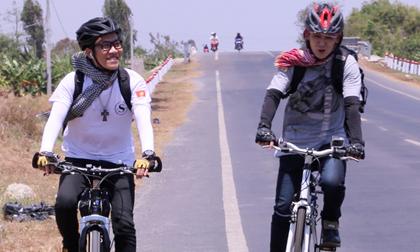 Hoàng Rapper "rủ rê" Tronnie Ngô đạp xe 70 km