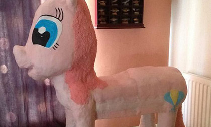 Mừng sinh nhật con gái bằng bánh kem 50 kg