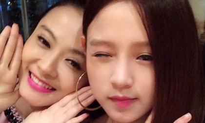 Soi ảnh “xì tin” của các bà mẹ hot girl