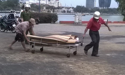 Phát hiện xác cô gái trôi trên sông Hàn