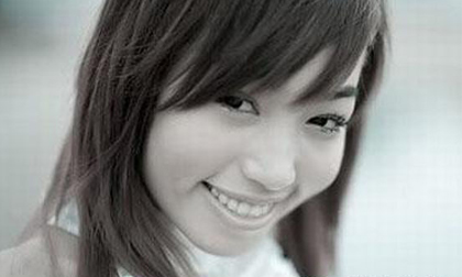 Báo Trung Quốc 'bóc mẽ' thời xấu xí của Elly Trần