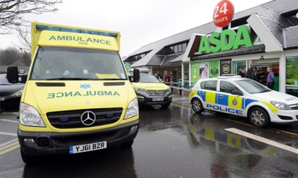 Kinh hoàng một bà mẹ tự cắt cổ sau khi con gái 9 tuổi qua đời