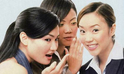 Suýt mất việc vì đang nói xấu sếp bị bắt quả tang