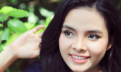 Gặp Á khôi toàn thành xinh như "búp bê lai"