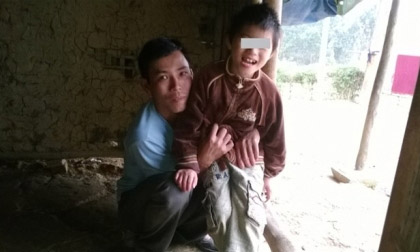 Thanh Hóa: Bé gái kì lạ thích ăn thịt sống