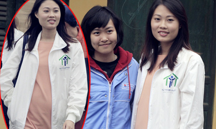 Quán quân Next Top Mai Giang vác bụng bầu đi làm từ thiện