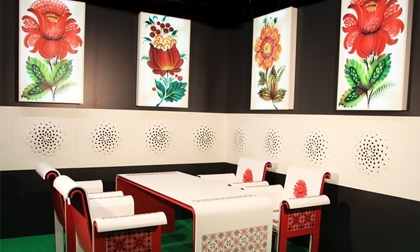 Mẫu bàn ăn cực độc đáo với họa tiết thêu chữ thập