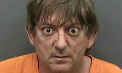 Người đàn ông phớt hàng xóm 'quan hệ' với chó giữa ban ngày