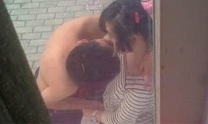 Ngồi tù vì đưa người yêu 15 tuổi lên cầu làm có bầu