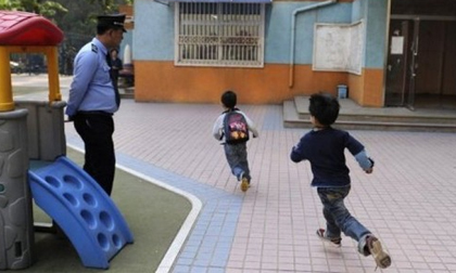 Đầu độc hơn 30 trẻ để trả thù