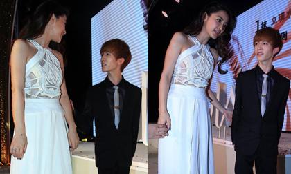 Angela Baby như người "khổng lồ" bên Quách Kính Minh