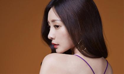 Mê mẩn với làn da trắng ngần của người đẹp Liễu Nham