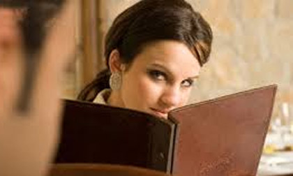 Khám phá 20 kiểu phụ nữ dễ ngoại tình nhất