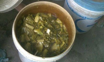 Dễ ung thư khi tái sử dụng thùng sơn đựng đồ ăn