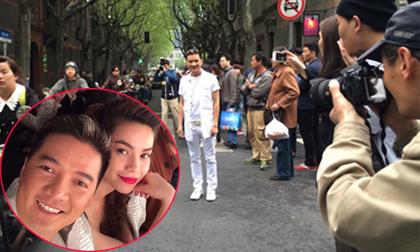 Thêm ảnh Mr Đàm - Hà Hồ ngồi hàng ghế đầu, được "săn đón" ở Thượng Hải