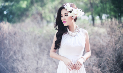 Ngắm vẻ đẹp lãng mạn của Á Hậu Châu Băng Kỳ giữa thiên nhiên