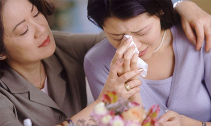 Nàng dâu uất nghẹn vì bố mẹ chồng tham tiền