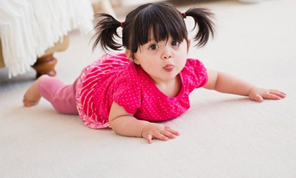 Cách hay giúp con sớm biết bò