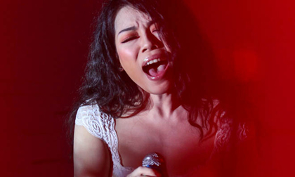 Hà Linh The Voice đem loài hoa từ địa ngục vào "Hồi sinh"