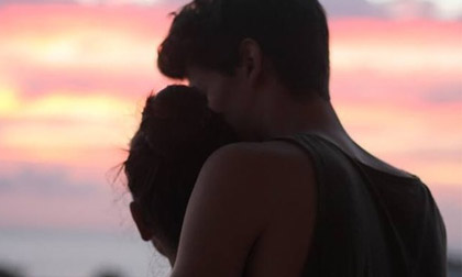 Yêu đã mỏi mệt như thế, hà tất phải cố níu kéo nhau làm gì?