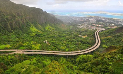 Ngắm con đường cao tốc ngoạn mục ở Hawaii