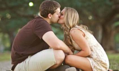 Vì sao nên chia sẻ mọi điều với bạn đời của mình?