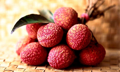 Những thực phẩm nên hạn chế cho trẻ ăn vào mùa hè