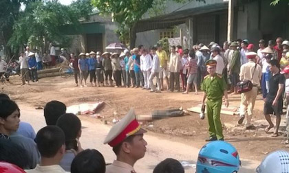 Va chạm xe chở gỗ, một người đứt lìa cổ