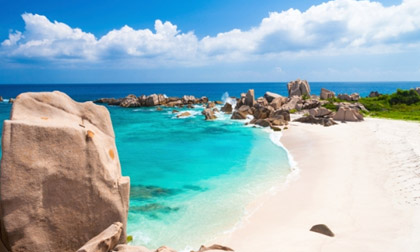 Những tuyệt cảnh ‘biển xanh cát trắng’ đẹp mỹ miều