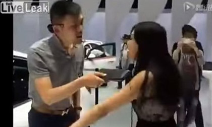 Cô gái tranh cãi đòi bạn trai mua bằng được ô tô cho mình