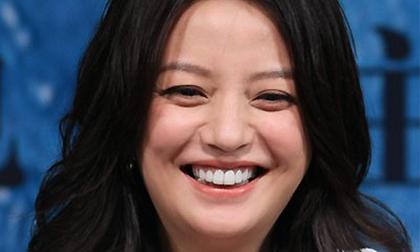 "Giật mình" với gương mặt phì nhiêu và đầy nếp nhăn của Triệu Vy