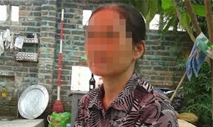 Chồng lột quần làm nhục vợ giữa đường