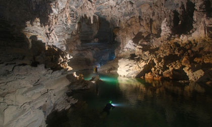 Vẻ đẹp choáng ngợp của hang Sơn Đoòng