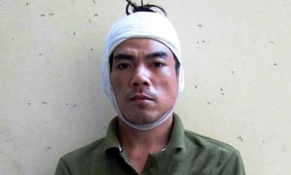 Nghi phạm giết mẹ, chém anh luôn miệng nói "biết tội"
