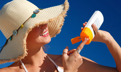 Những món đồ làm đẹp "bất ly thân" trong mùa hè