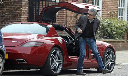 Mr. Bean đi "chợ" bằng siêu xe 200.000 bảng