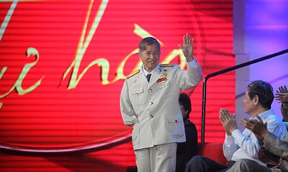 Gặp lại huyền thoại Điện Biên Phủ - Anh hùng La Văn Cầu 