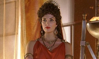 Người đàn bà giấu chồng xây nhà thổ cao cấp để tiện "mây mưa"