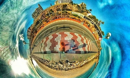 Thế giới tròn xoe trong khung hình 360 độ