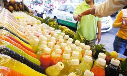 Nước trái cây tươi từ... nước tạo mùi!